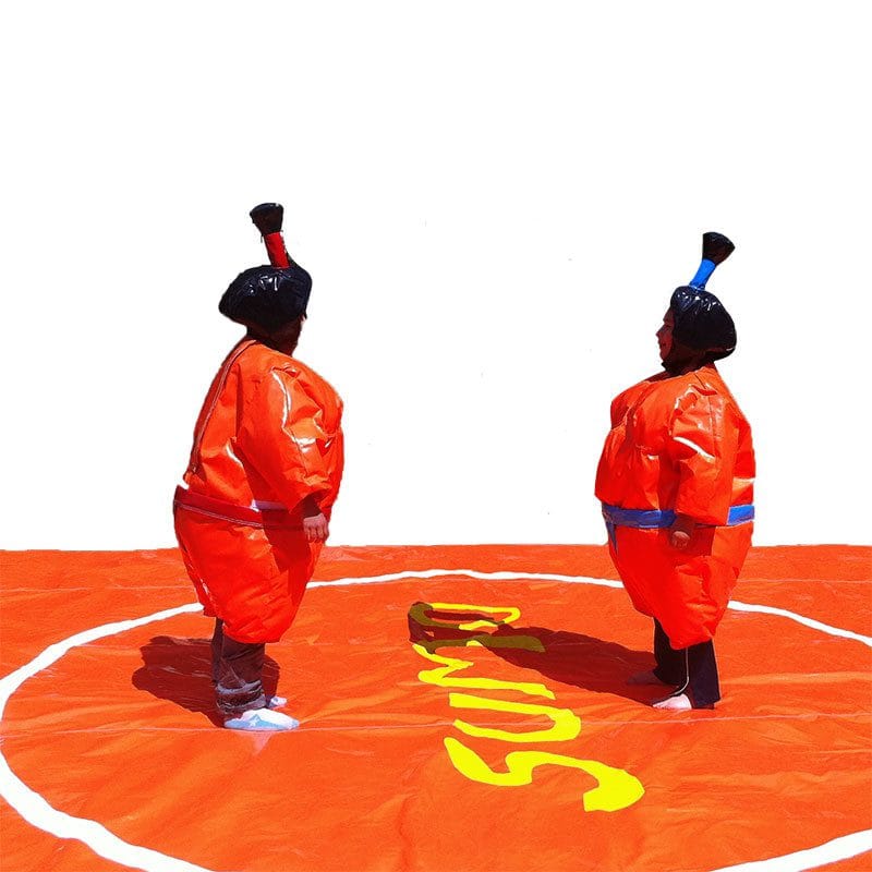 Sumo gonflable en action avec deux participants s’amusant, animation ludique et sportive pour fêtes et événements